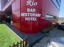 Hotel Rio，位于Lushnjë的酒店
