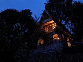 Mochileros Cherry Tree House，位于佩林的乡村别墅