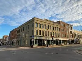 Strongback Suite 205