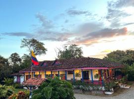 El Percal Hacienda Hotel，位于蒙特内哥罗的宠物友好酒店