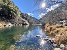 Peppermint Falls Ranch，位于Ponderosa的酒店