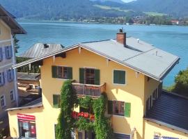 Lake View Villa Tegernsee，位于泰根塞的乡村别墅