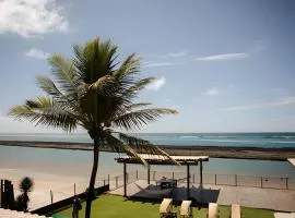 Casa com 5 suítes, sauna, piscina e área gourmet