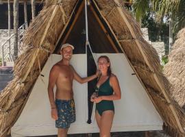 Glamping Asana Bacalar - Yoga & canoa - Free bikes，位于巴卡拉尔的豪华帐篷