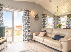 55 Meadow View Lodge - 3 Bed-Sleeps 6-TJS55MV，位于伍拉科姆的酒店