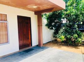 Centrally located house in Batticaloa，位于拜蒂克洛的酒店