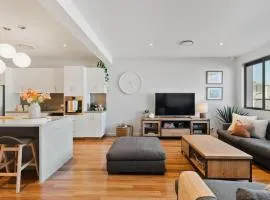 Large CBD apartment with parking