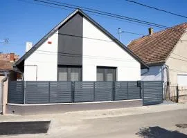 Béke 10 Apartman