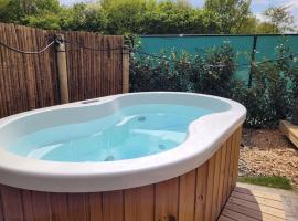 Tinyhouse Munt met hottub，位于米尔森的酒店