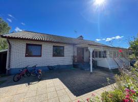 Entire house for 5 person close to the beach，位于Bergkvara的酒店