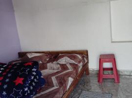 The lap of himalayas homestay，位于Pokhri的酒店