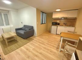 Charmant appartement à Herblay centre, proche gare, 22 min de Paris St Lazare，位于埃尔布莱的酒店