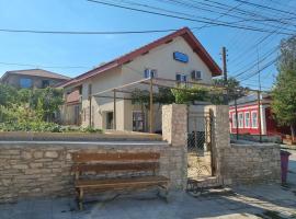 Стаи за гости - Девня，位于Devnya的酒店
