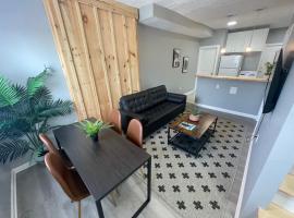 The Yale Townhouse 2 - 2BR，位于哥伦布的酒店
