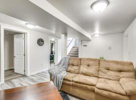 Cozy Sturgis Retreat - Walk to Main St and Saloons!，位于斯特吉斯的酒店