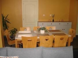 Appartement Courcelles，位于Courcelles的酒店