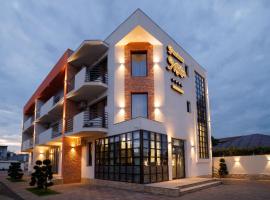 Pensiunea Natalya，位于巴克乌的带停车场的酒店