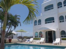 Manzanillo-Private Pool - Ocean Views，位于曼萨尼约的酒店
