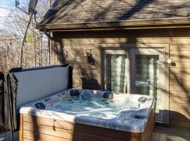 Wintergreen Springjacuzzifirepitpool Access，位于Roseland的酒店