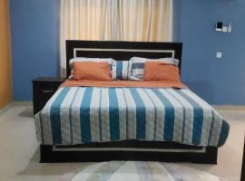 THE PALMS VILLA GRA Sagamu，位于Sagamu的酒店