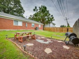 Serene Kenner Home 16 Mi to French Quarter!，位于肯纳的酒店