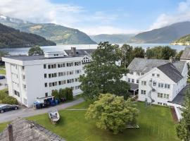 Kinsarvik Fjordhotel, BW Signature Collection，位于欣萨维克的酒店