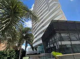 Apartamento confortável, localização extra -recepção 24h- Varanda com vista panorâmica