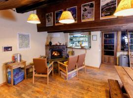 瑞夫吉瓦尔代斯亚旅舍，位于Llagunes的酒店