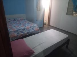 Hotel econômico na Br 040 Luziânia，位于Luziânia的酒店