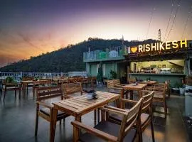 iX Hostel Upper Tavopan Rishikesh