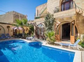 4 Bedroom Farmhouse with Private Pool in Island of Gozo