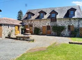 la longère du plessis Mornay, 30 min du Puy du fo, wifi, parking, jardin