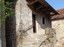 Maison de village du Carriérou，位于Montézic的酒店