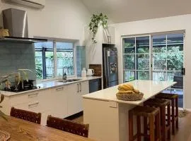 Beachside 4 bedroom Home in Emerald Beach