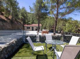 Phaedrus Living Palaiomylos Forest Residence，位于利马索尔的酒店