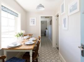 Stylish Apartment in Gastro Pub West Wittering，位于西威特灵的酒店