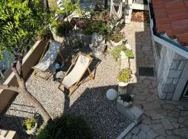 Romantic Stone- Studio apartman