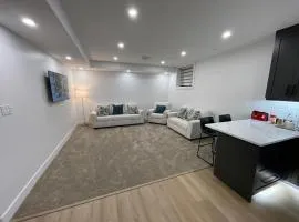 Luxurious Basement Apartment Near 401 and Hospital