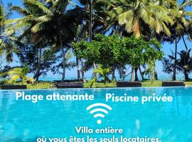 La VILLA BORAHA Location de villa entière en bord de plage PISCINE PRIVEE Cuisine TV Wifi，位于圣玛丽的酒店