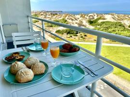 Sunrise Peniche Vista mar & Surf，位于佩尼契的酒店