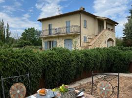 Agriturismo Qui e Ora，位于贝瓦尼亚的酒店