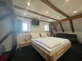 Familienzimmer mit Bettenlager