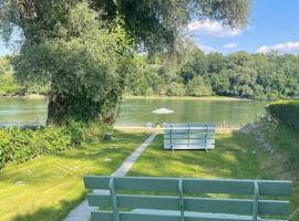 Danube Lupa Island holiday home-close to Budapest，位于布达考拉斯的酒店