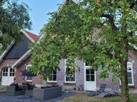 Landhuis onder de lindeboom，位于Losser的度假屋