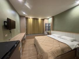 เดอเนส บูติก โฮม C8 Denest Boutique Home，位于Ban Phai的酒店