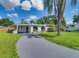 Updated Seminole Home with Pool - 7 Mi to Beach!