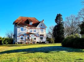 La Villa Russe，位于Gurs的酒店