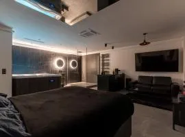 SUITE Esbly, Jacuzzi, Terrasse, Disneyland