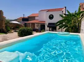 Pool oasis with private parking -Vigia 8