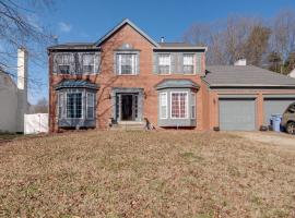 Alexandria Area Vacation Rental with Backyard，位于Accokeek的酒店